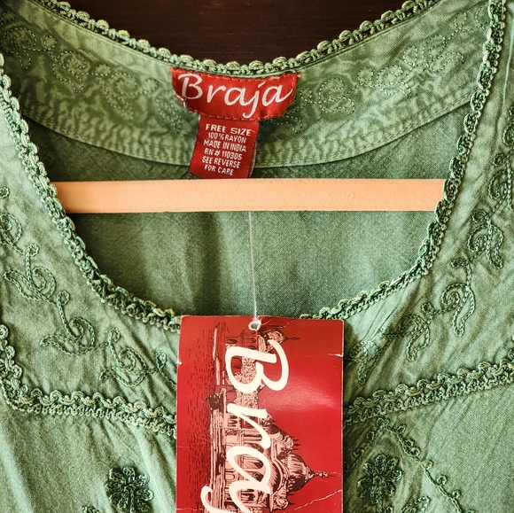 BRAJA Green Shirt with Embroidered Details and Tie Back - Handcrafted XL/XXL - Picture 9 of 10
